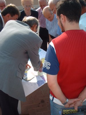 acm210903e.jpg (25421 byte)