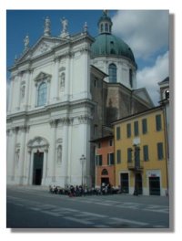 2004_0523_piazza2.jpg (12952 byte)