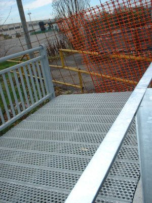 ponte301102c.jpg (42886 byte)