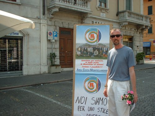 piazza080603a.jpg (47060 byte)